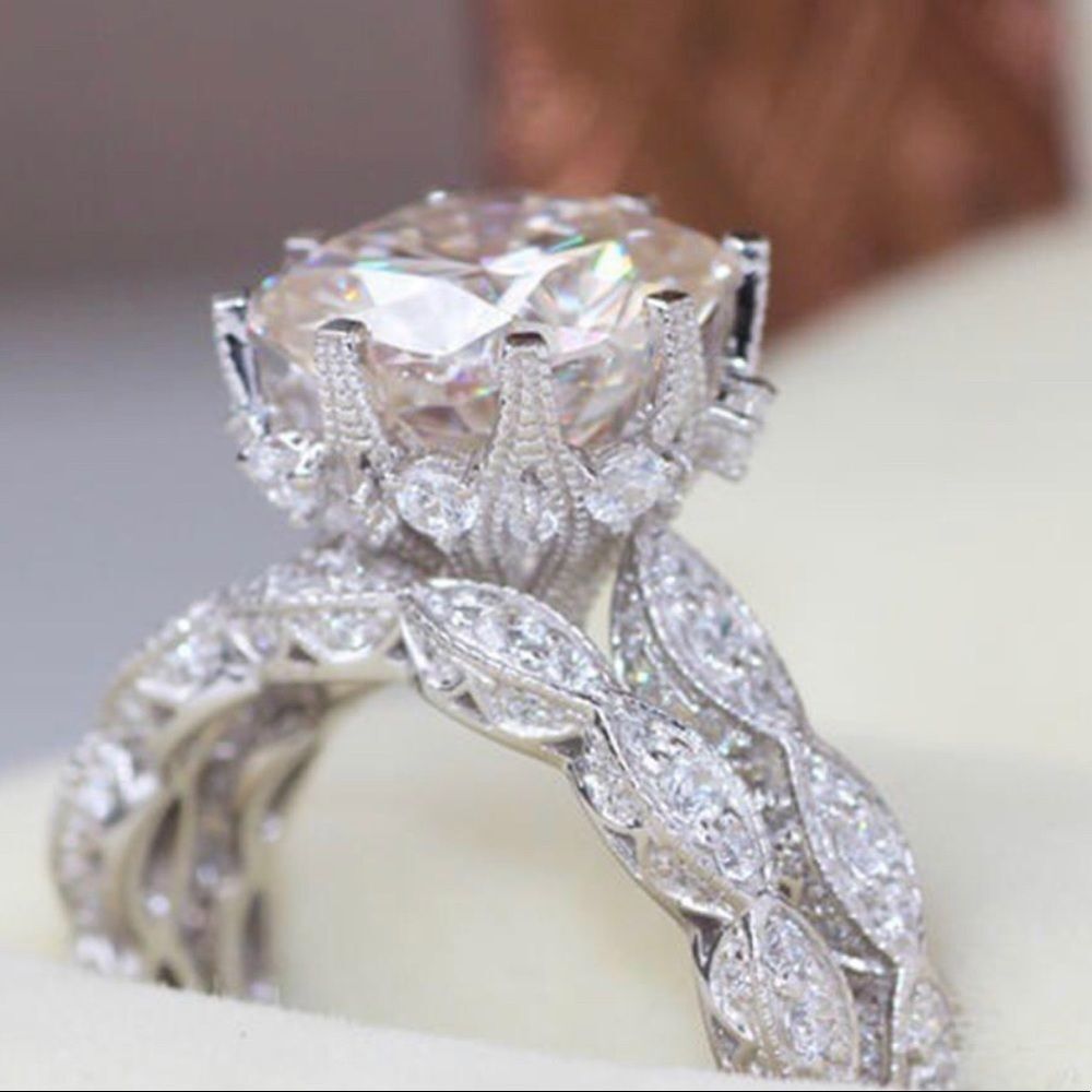 Exaggerated fashion large size Crystal RING